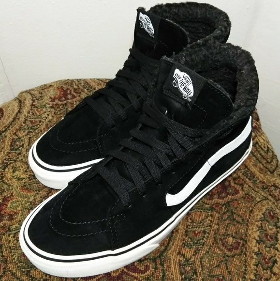 VANS WITH THE FUR LINING - Picture 2 of 5